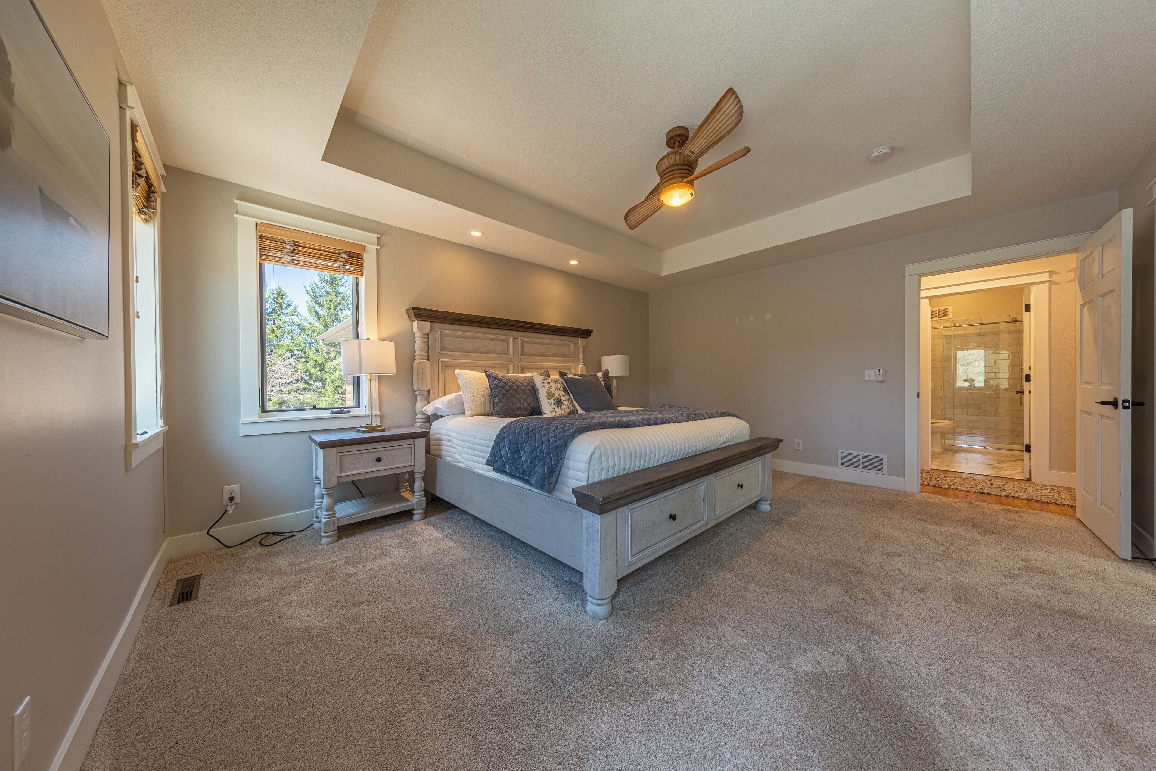 5 عدّة غرف نوم وواي فاي مجانًا وملاءات أسرّة