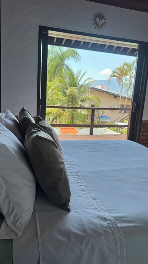 4 quartos, ferros/tábuas de passar roupa, Wi-Fi