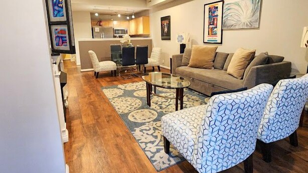 Unclassified image, 1 of 41, button - Enchanting 2-bedroom, Sleeps 6, in Heart of Highlands-Nulu-Bardstown Road (Louisville)