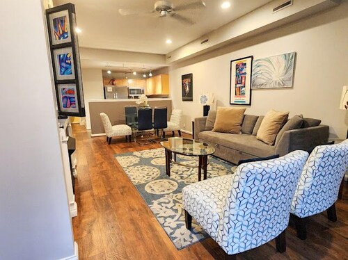 Enchanting 2-bedroom, Sleeps 6, in Heart of Highlands-Nulu-Bardstown Road