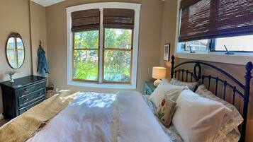 3 عدّة غرف نوم ومكواة/لوح كي وواي فاي وملاءات أسرّة