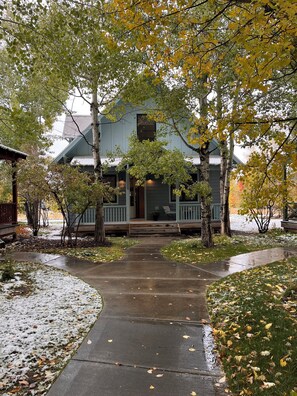 المنشأة من الخارج