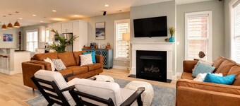 Blue on Buckroe: Family Beach Getaway w/ Gameroom!