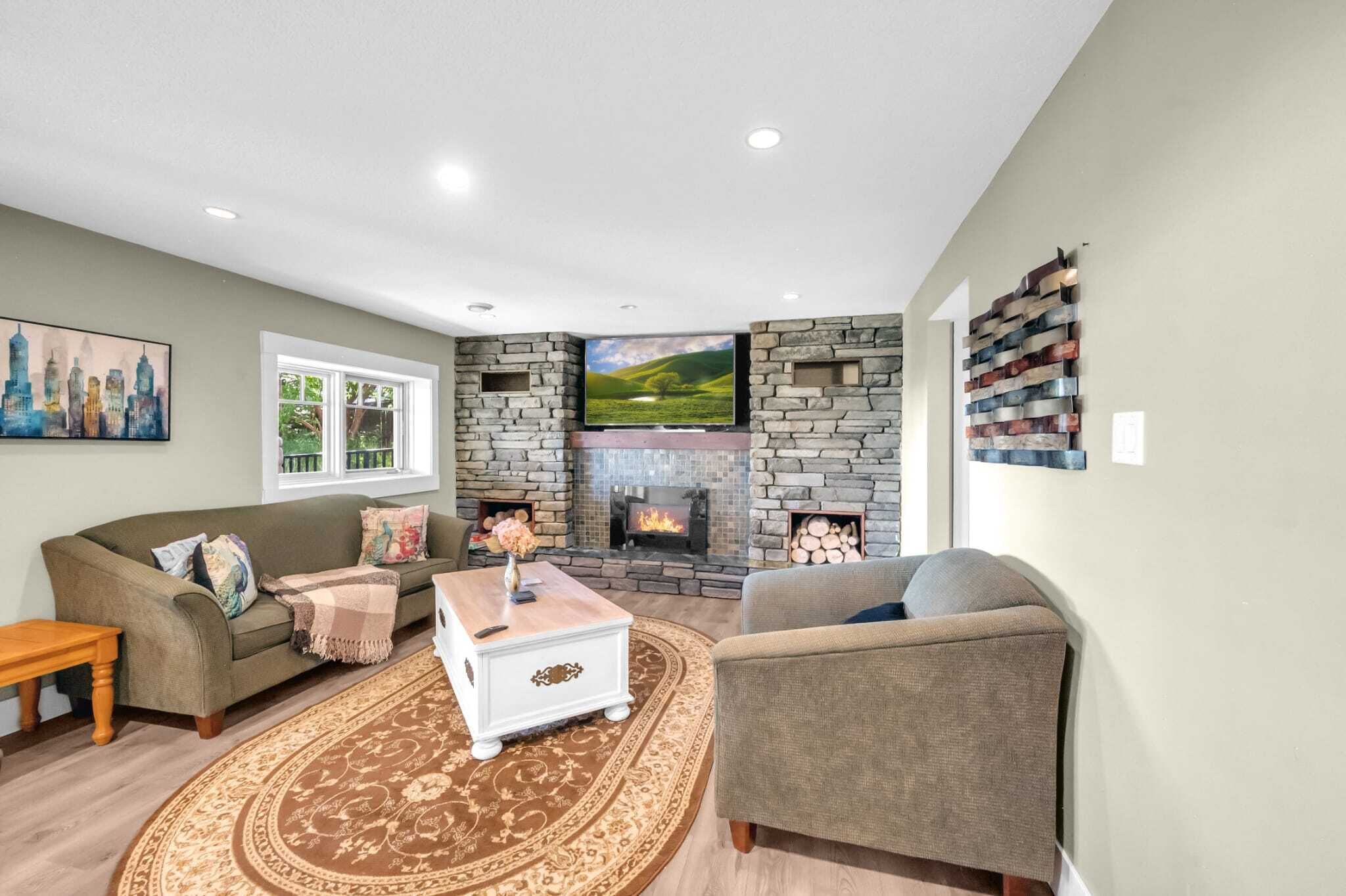 Télévision, cheminée