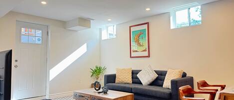 Smart-TV, Bücher, Arbeitsbereiche