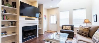 Modern Townhouse in the Heart of Louisville – Perfect for City Explorers!