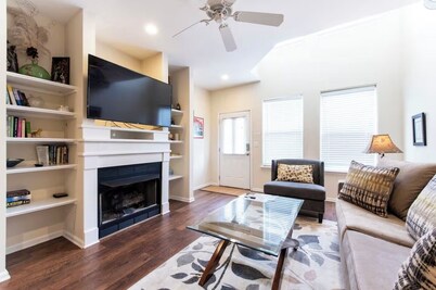 Modern Townhouse in the Heart of Louisville – Perfect for City Explorers!