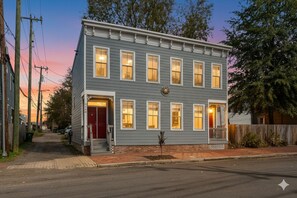 Exterior - Cedar Street Villa | Where Comfort Meets Elegance (Richmond)