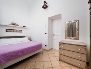 Comfort-Apartment, Balkon, Gartenblick | Verdunkelungsvorhänge, Bügeleisen/Bügelbrett, kostenloses WLAN