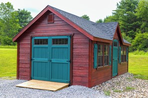 Exterior - Lake Fun! ADK Home Base: Family Friendly 2BR+Loft (Warrensburg)