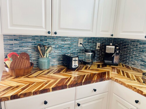 Beautiful, Cozy Bungalow 5 min from ATL Airport