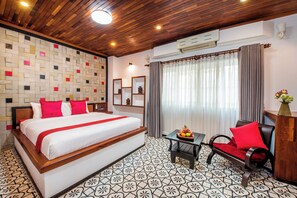 8 makuuhuonetta, tallelokero huoneessa, silitysrauta/-lauta