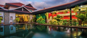 Spacious 8-Bedroom Villa in fabulous Krong Siem Reap with Private Pool