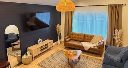 Premier 5BR Retreat with 2 King Suite!