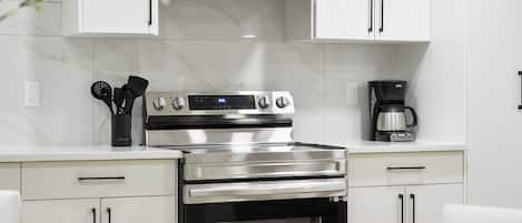 Microondas, horno y parrilla de estufa