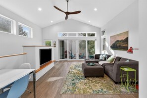 Smart TV, computer monitors - #HabitueHomes - Talia's Turquoise & Tranquility (Boise)