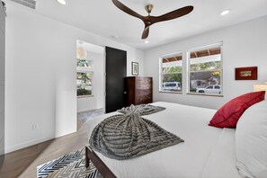 3 bedrooms, desk, iron/ironing board, free WiFi - #HabitueHomes - Talia's Turquoise & Tranquility (Boise)