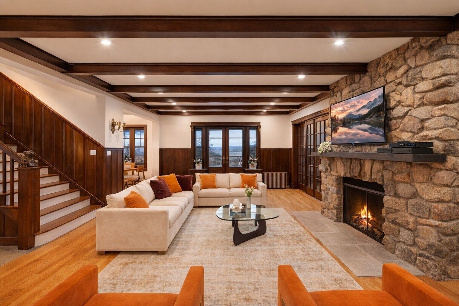 Smart TV, fireplace