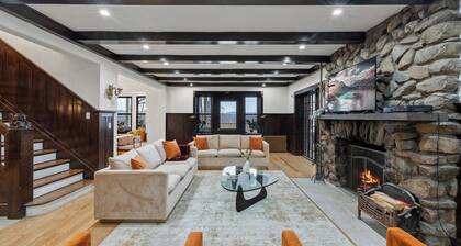 Lakefront • 7BR Retreat • Sleeps 12 • Massage Chair