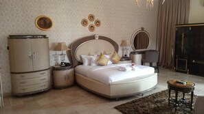 مساحة عمل للكمبيوتر المحمول وواي فاي مجانًا