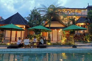 Outdoor pool - Mina Baturiti Hotel & Resto (Baturiti)