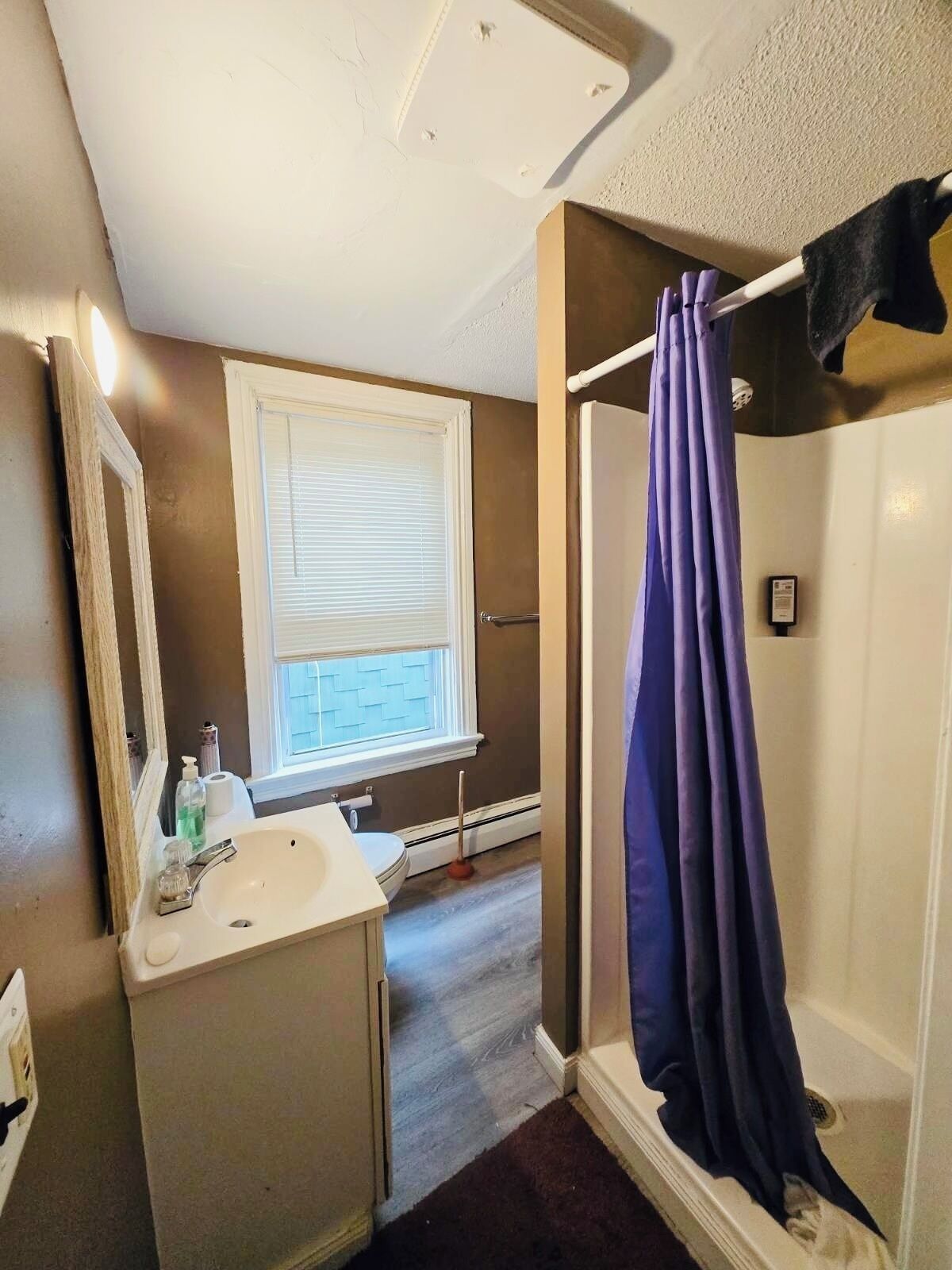 Shower, towels