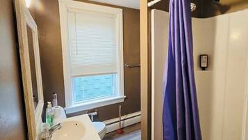 Shower, towels