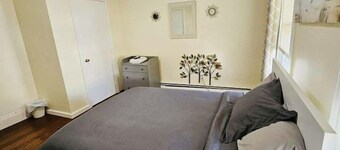 Nice room near Whole Foods Brown