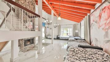 5 slaapkamers, een strijkplank/strijkijzer, reisbedje, gratis wifi