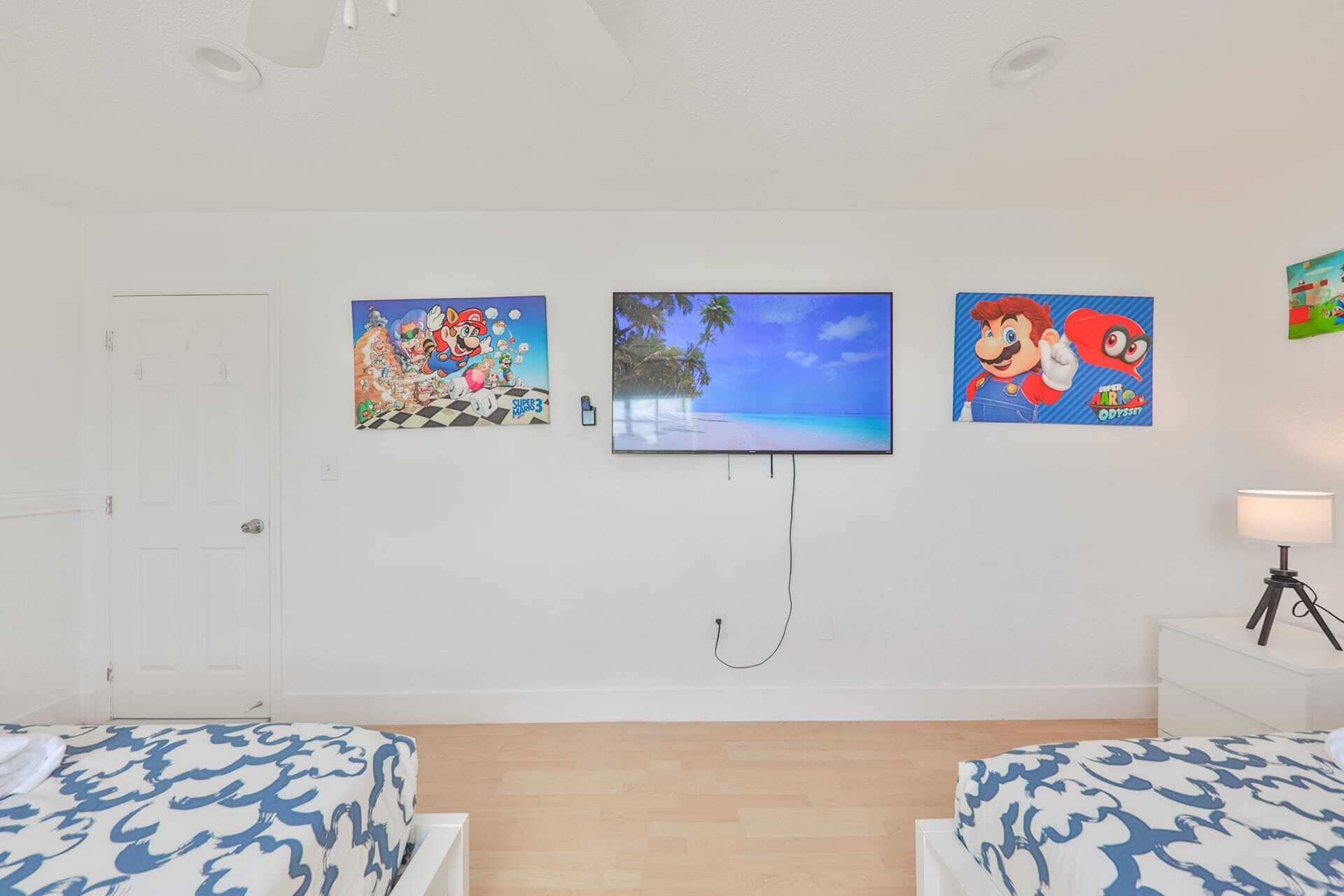 5 soverom, skrivebord, strykejern/-brett og reiseseng for barn