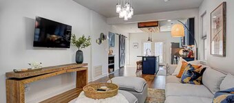 Spacious Home for Groups with Hot Tub in Indy