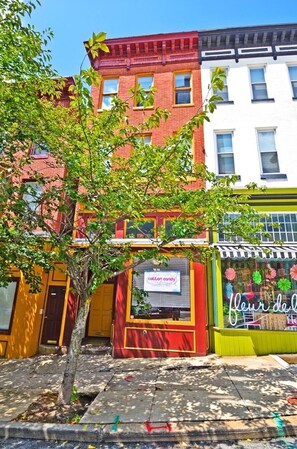 Exterior - Comfortable Private Room (Baltimore)