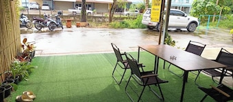 Theppahrak Hostel Khaolak