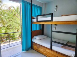 Dormitorio compartido, vistas a la colina | Wifi gratis