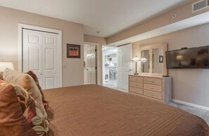 2 bedrooms, iron/ironing board, free WiFi, bed sheets - Spacious 2-bedroom retreat with beautiful views in gated golf community (Branson)