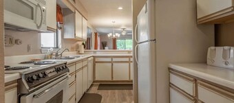 2 Bedroom 2 Bath Condo in a gated golf community. Great views! Great location!