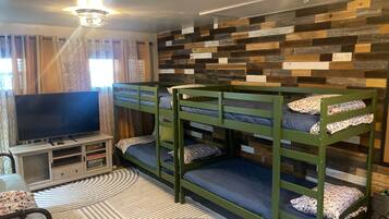 3 bedrooms, WiFi, bed sheets