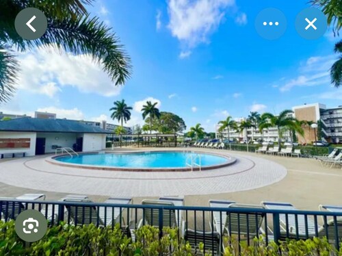 Charming renovated  2-bedroom condo with Central AC  in Boca Raton