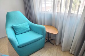 Deluxe Twin Room, City View | In-room safe, desk, blackout drapes, iron/ironing board - Bhanwar Singh Palace Pattaya (Pattaya)