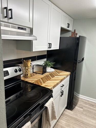 Charming 1-bedroom condo in delightful Wheat Ridge with AC