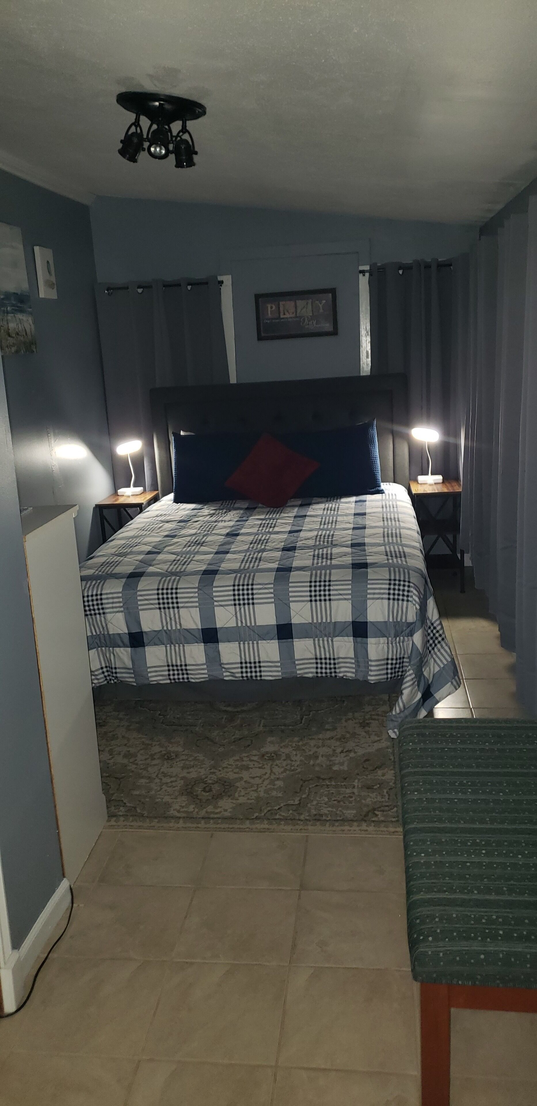 2 chambres, fer et planche à repasser, Wi-Fi gratuit, draps fournis