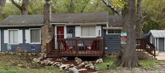 Cozy Lakefront Cottage in Branson