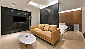 Basic Double Room | Free WiFi