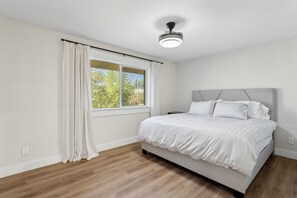 Fer et planche à repasser, accès Internet, draps fournis