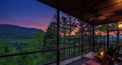 Smoky Mountain Condo with Scenic Views, Pool, & Fireplace – 10 Min to Downtown