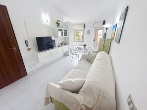 TV - Apartment Carigi by Interhome (Villasimius)