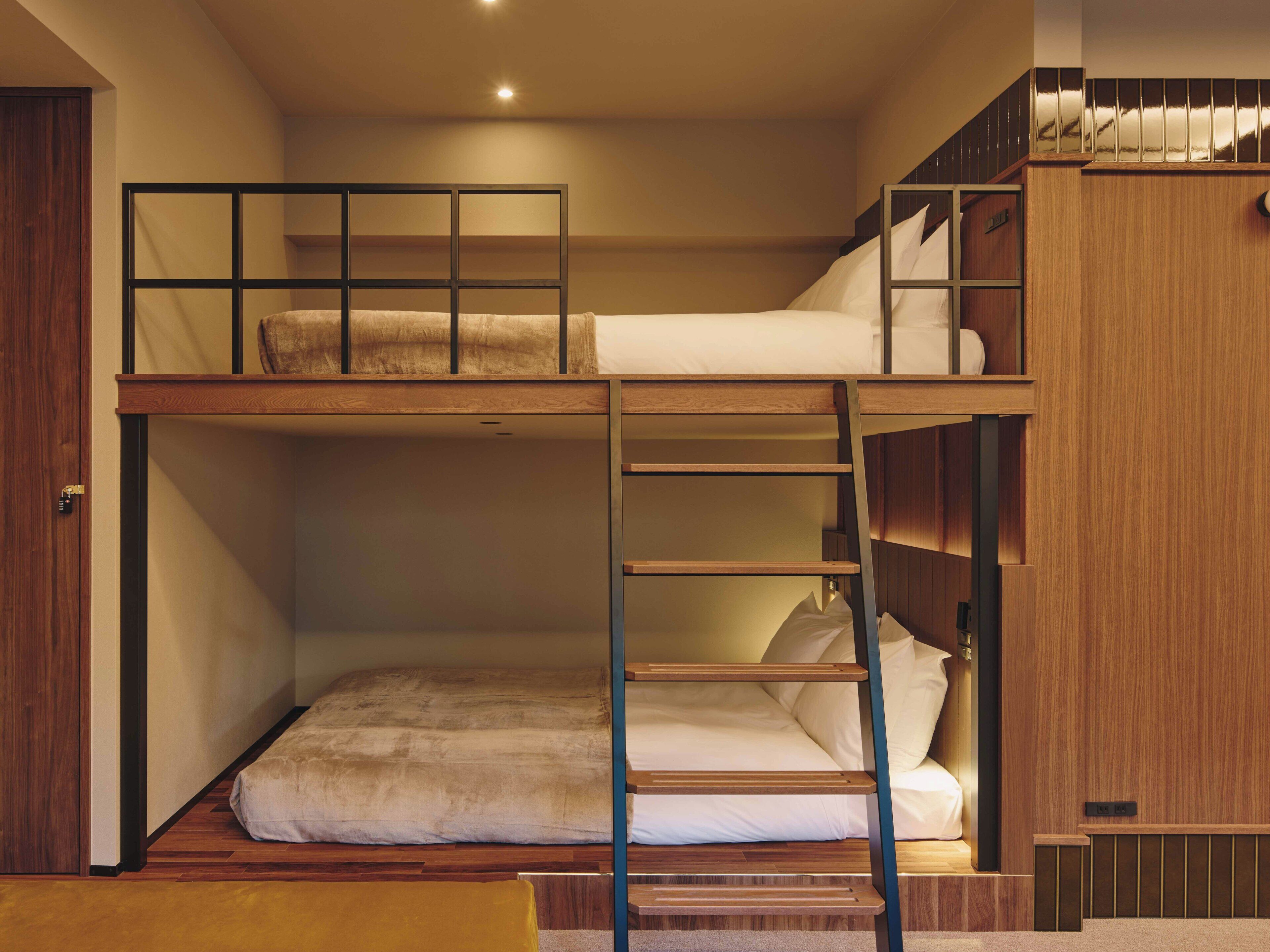 Superior Suite | Desk, laptop workspace, blackout drapes, iron/ironing board