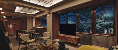 Superior Suite | Living area