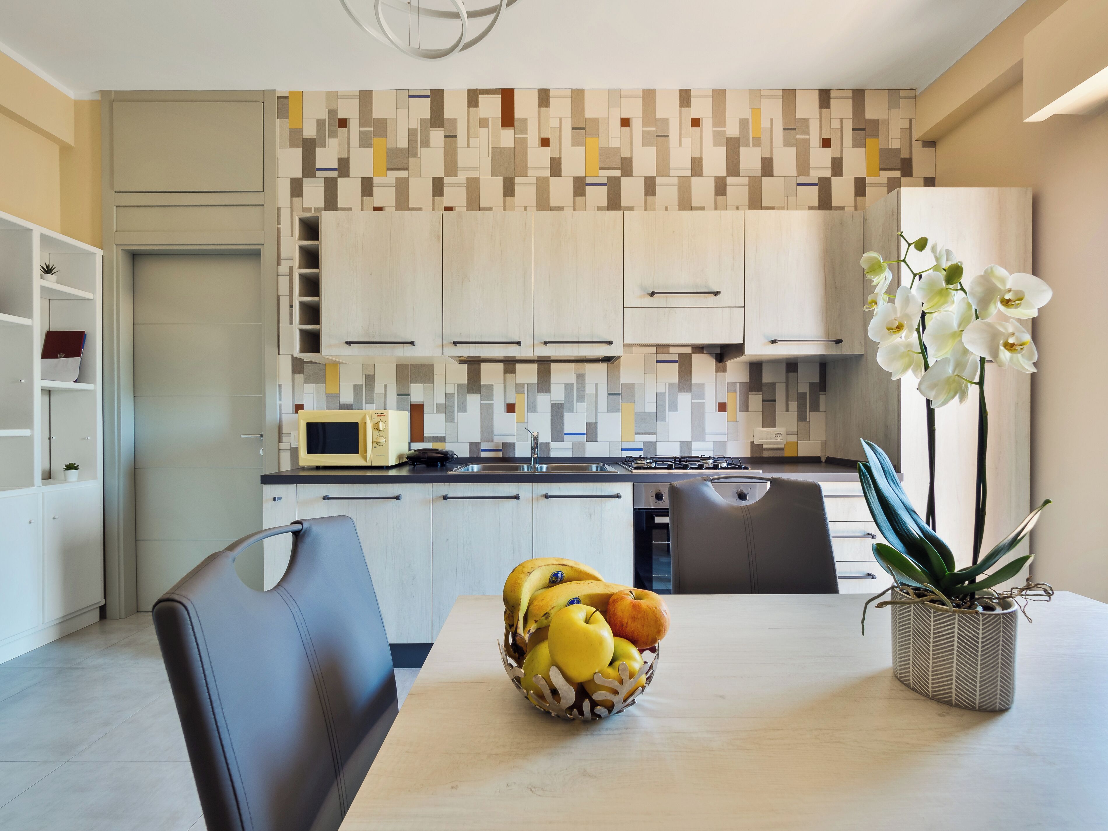 Comfort Apartment, Balcony | Private kitchen | Fridge, microwave, oven, stovetop