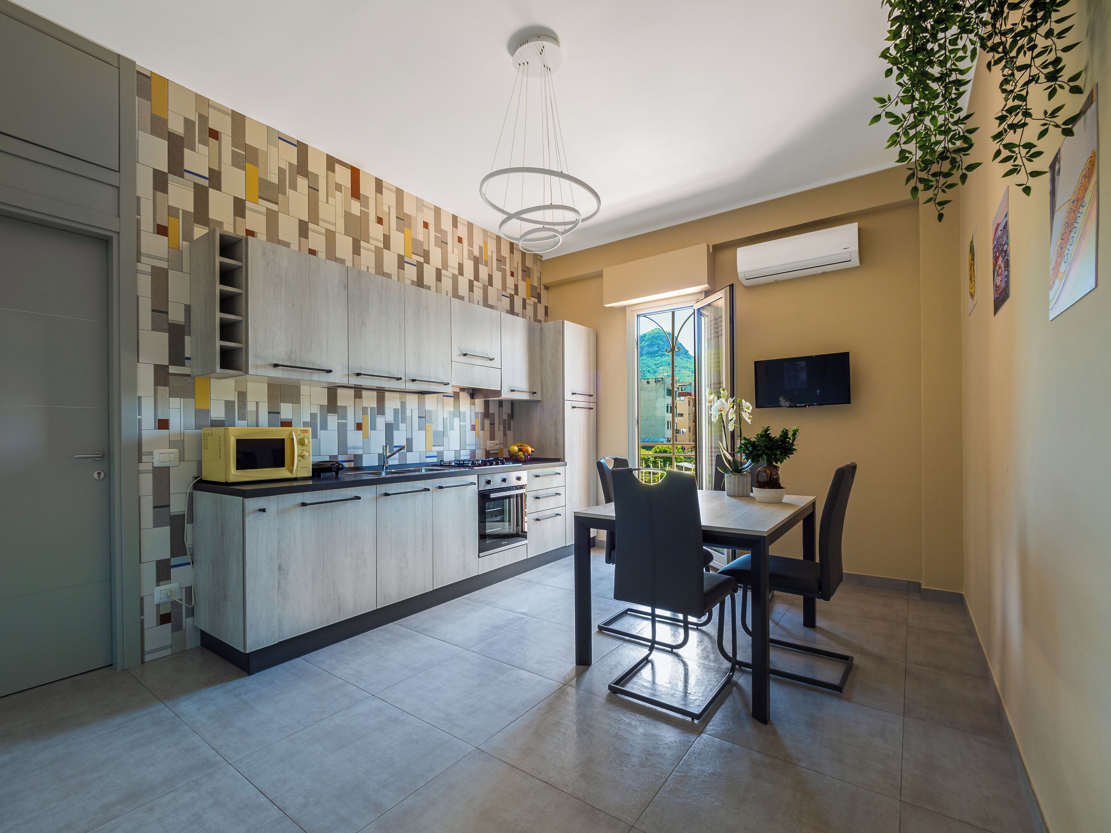 Comfort Apartment, Balcony | Private kitchen | Fridge, microwave, oven, stovetop